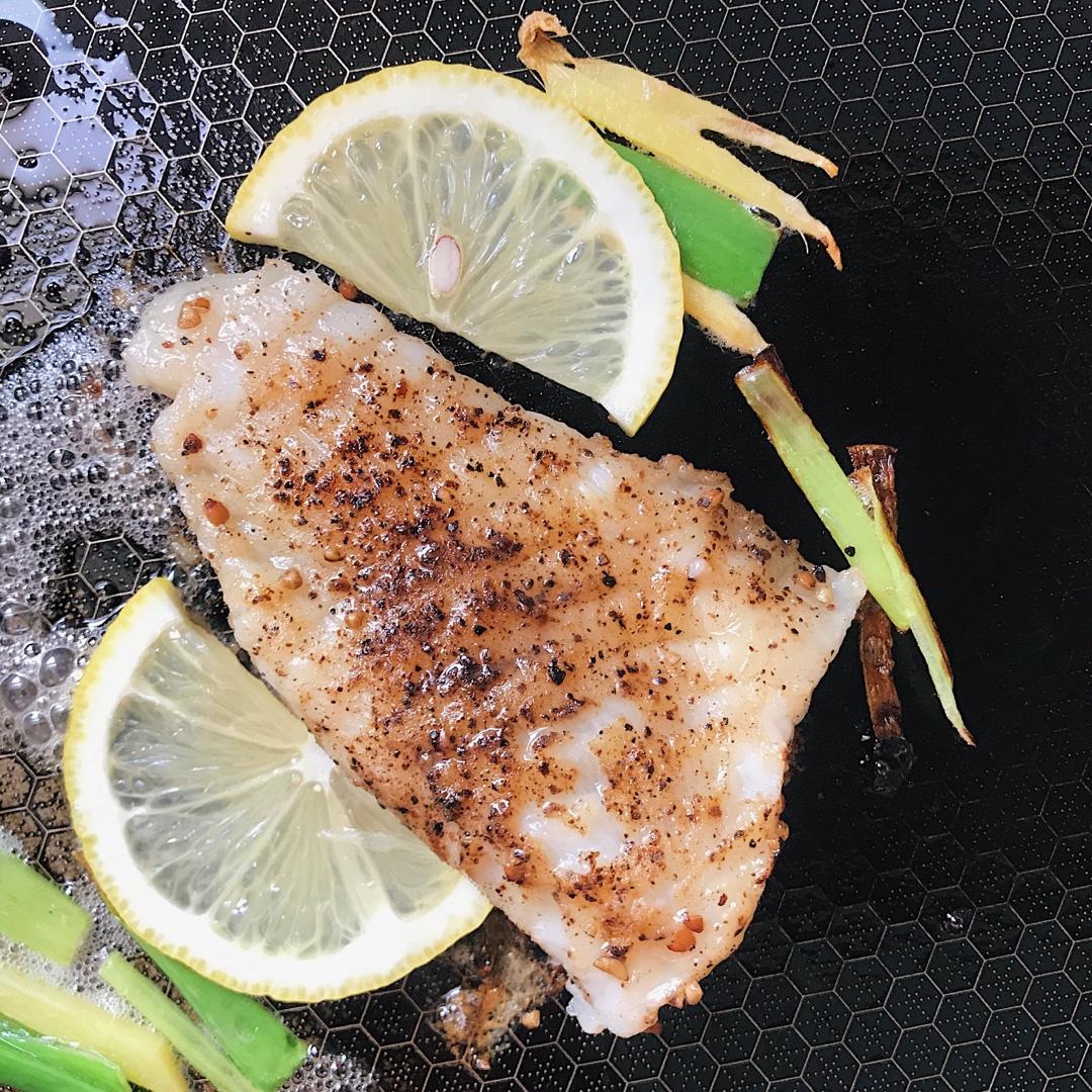 香煎龙利鱼——fit食谱系列