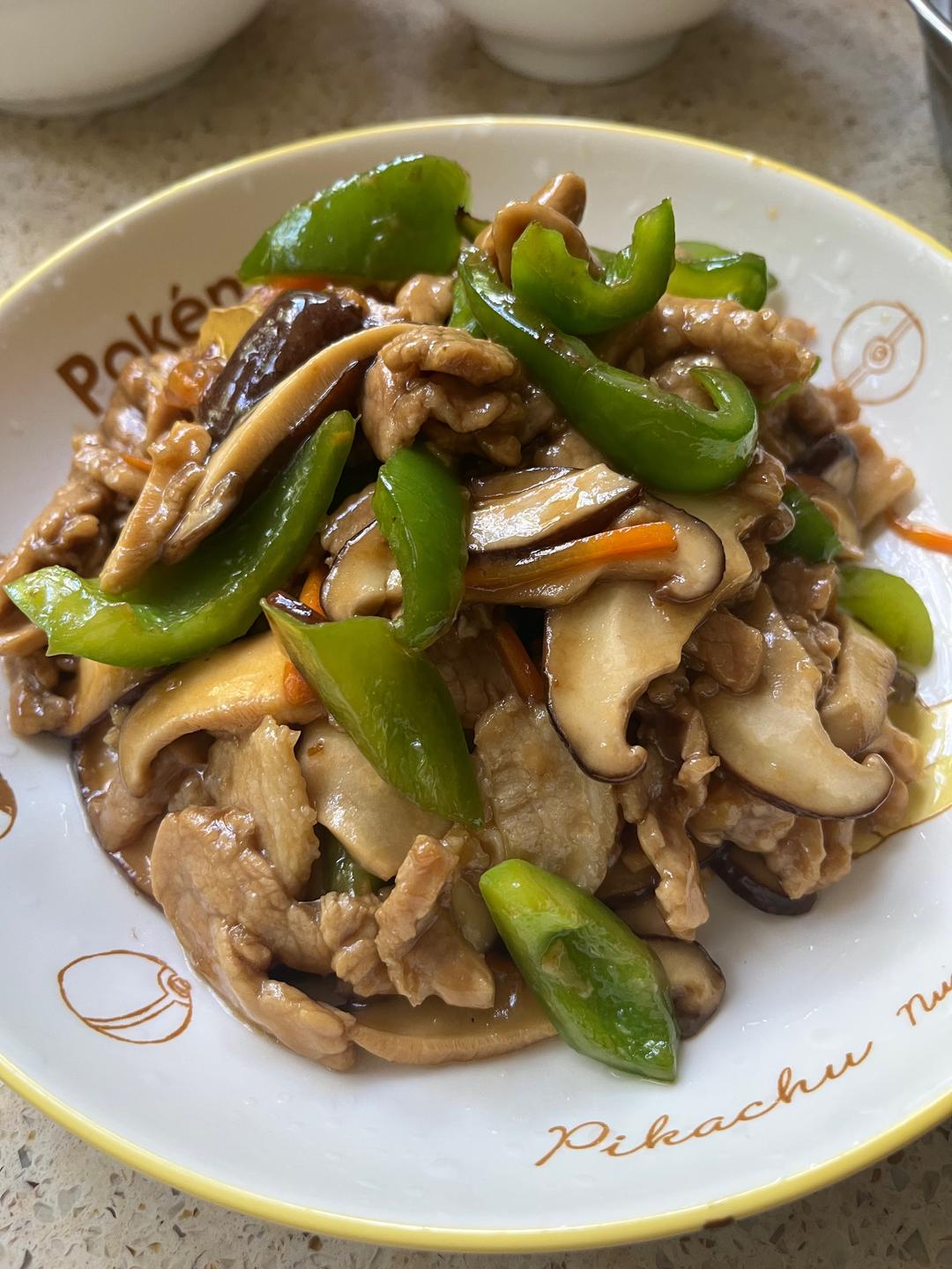 香菇青椒炒肉片的做法