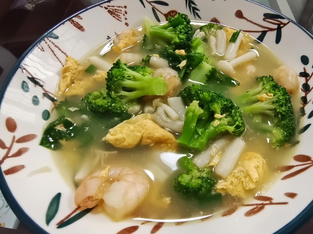 低脂高蛋白～西兰花菌菇虾仁汤