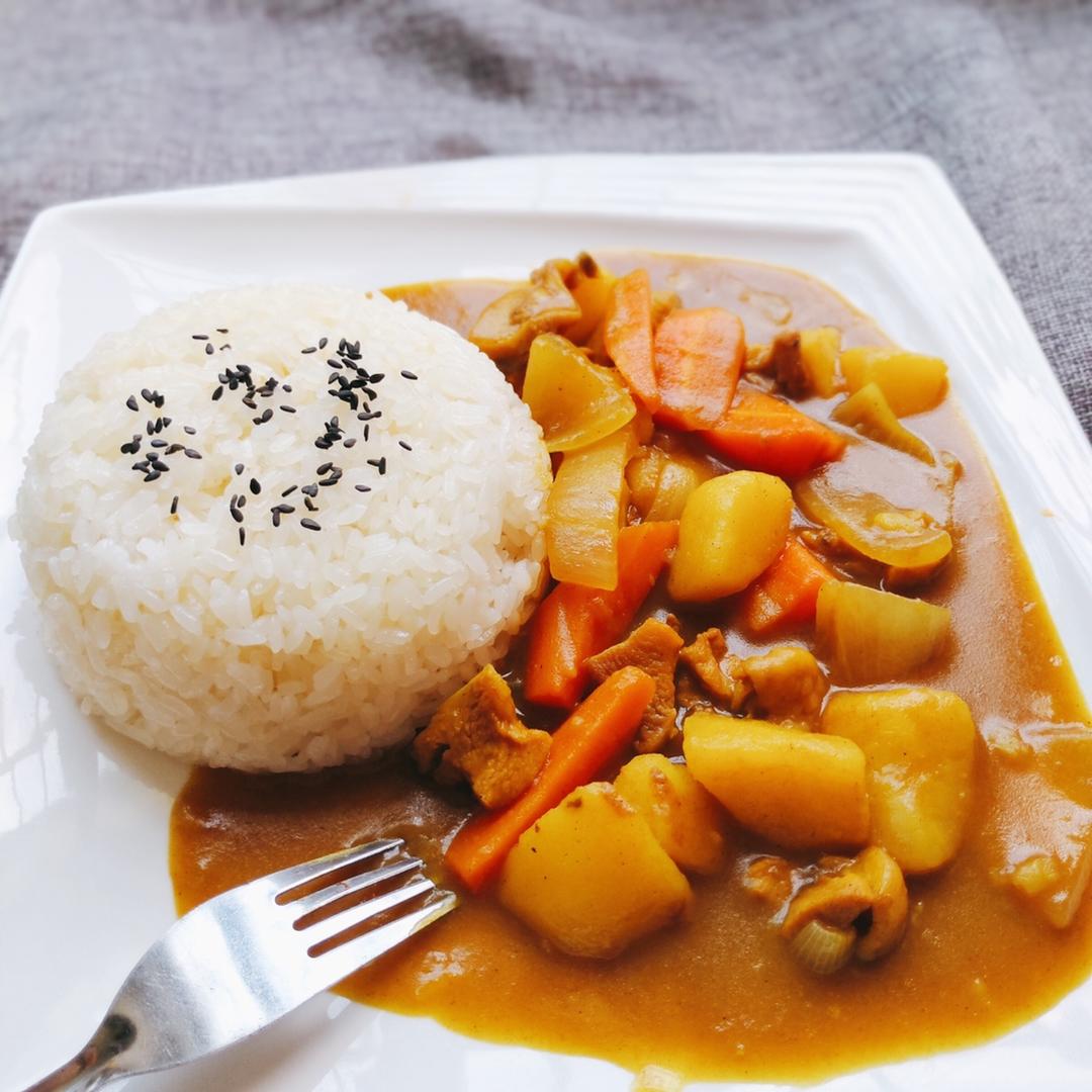 咖喱鸡肉饭