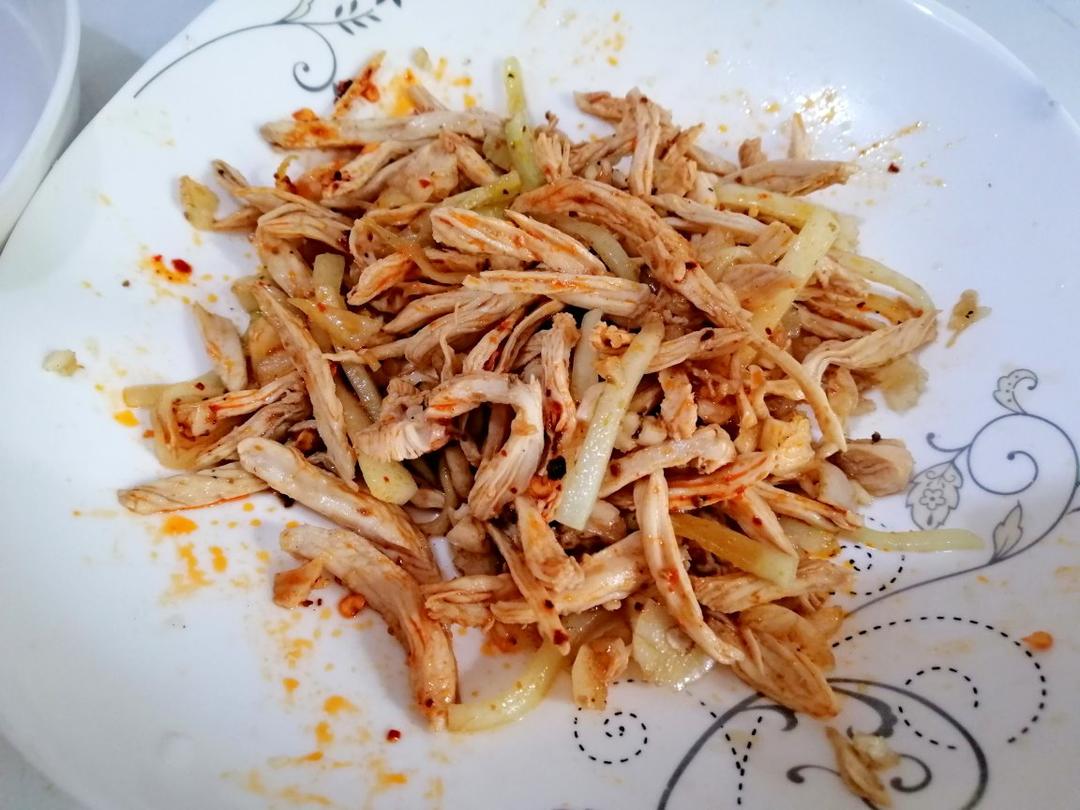 减脂餐：手撕鸡胸肉（无油无糖极简版）