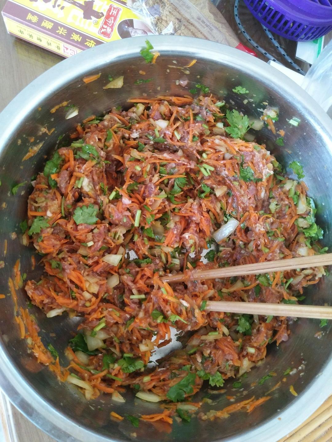 胡萝卜牛肉香菜饺子