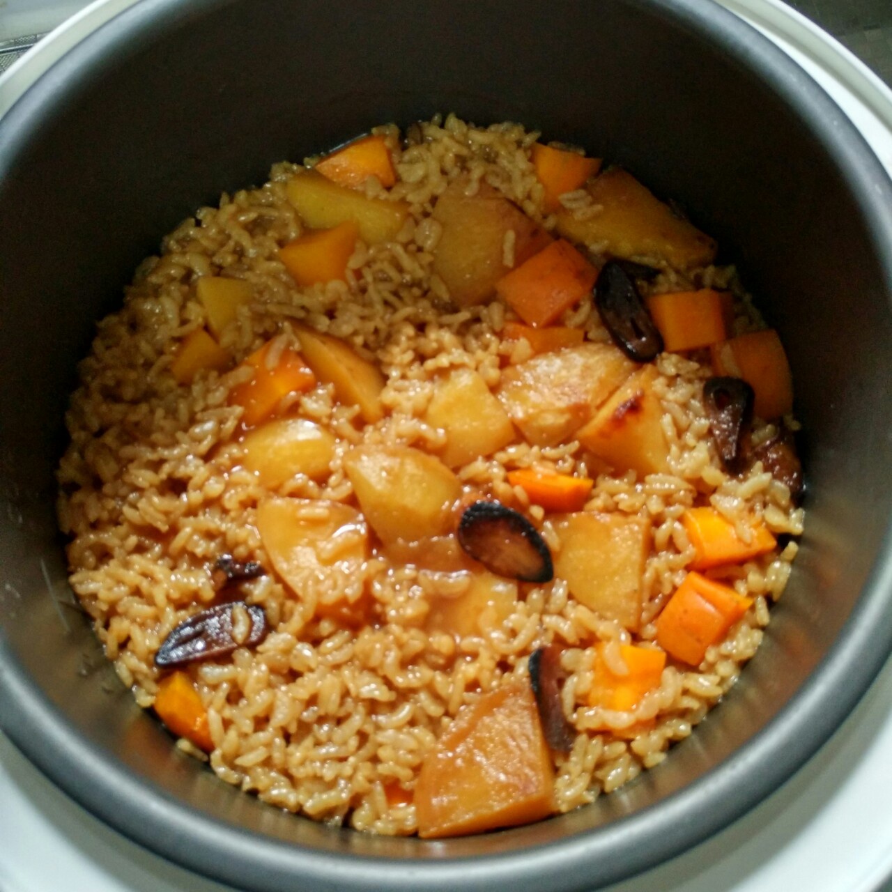 土豆焖饭（电饭锅版）