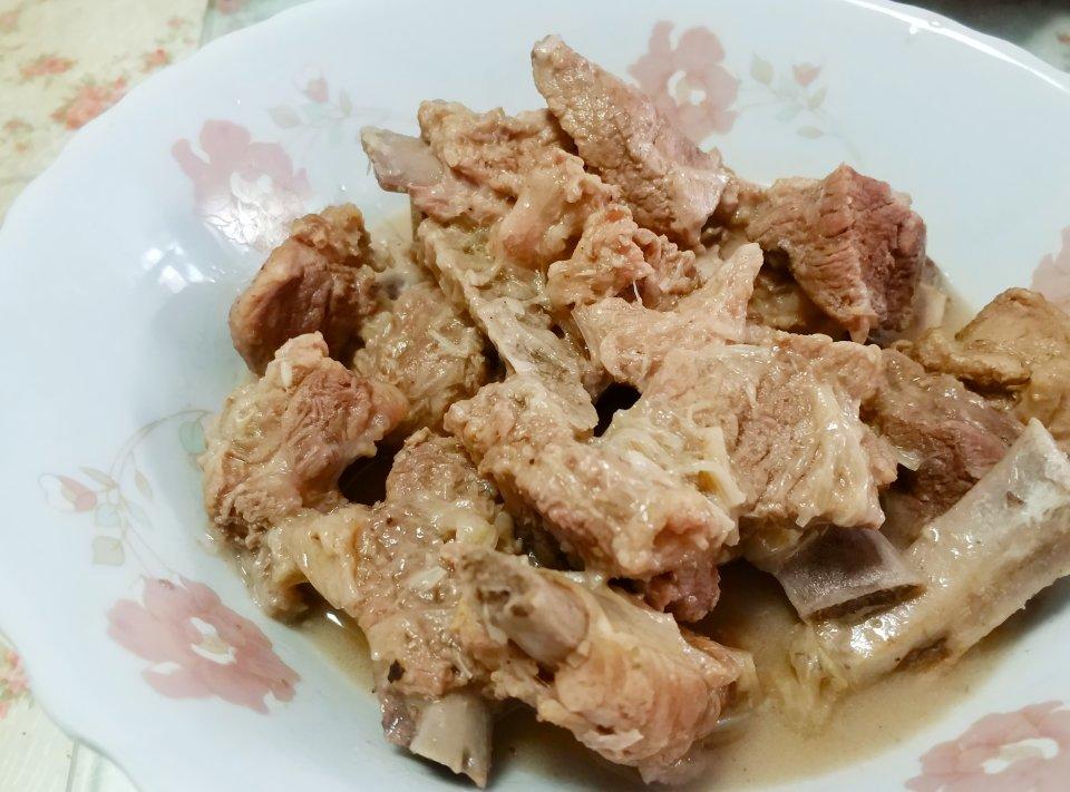 家常炖排骨