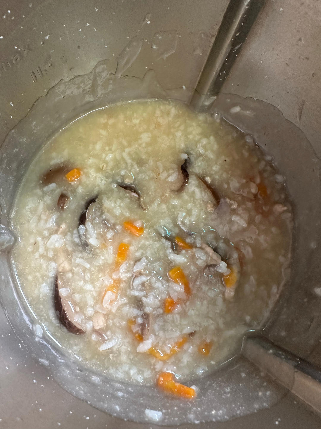 早餐:小美香菇瘦肉粥