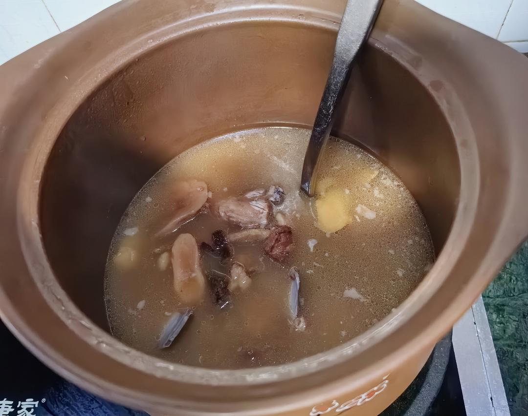 暖胃养胃鸡爪芋汤