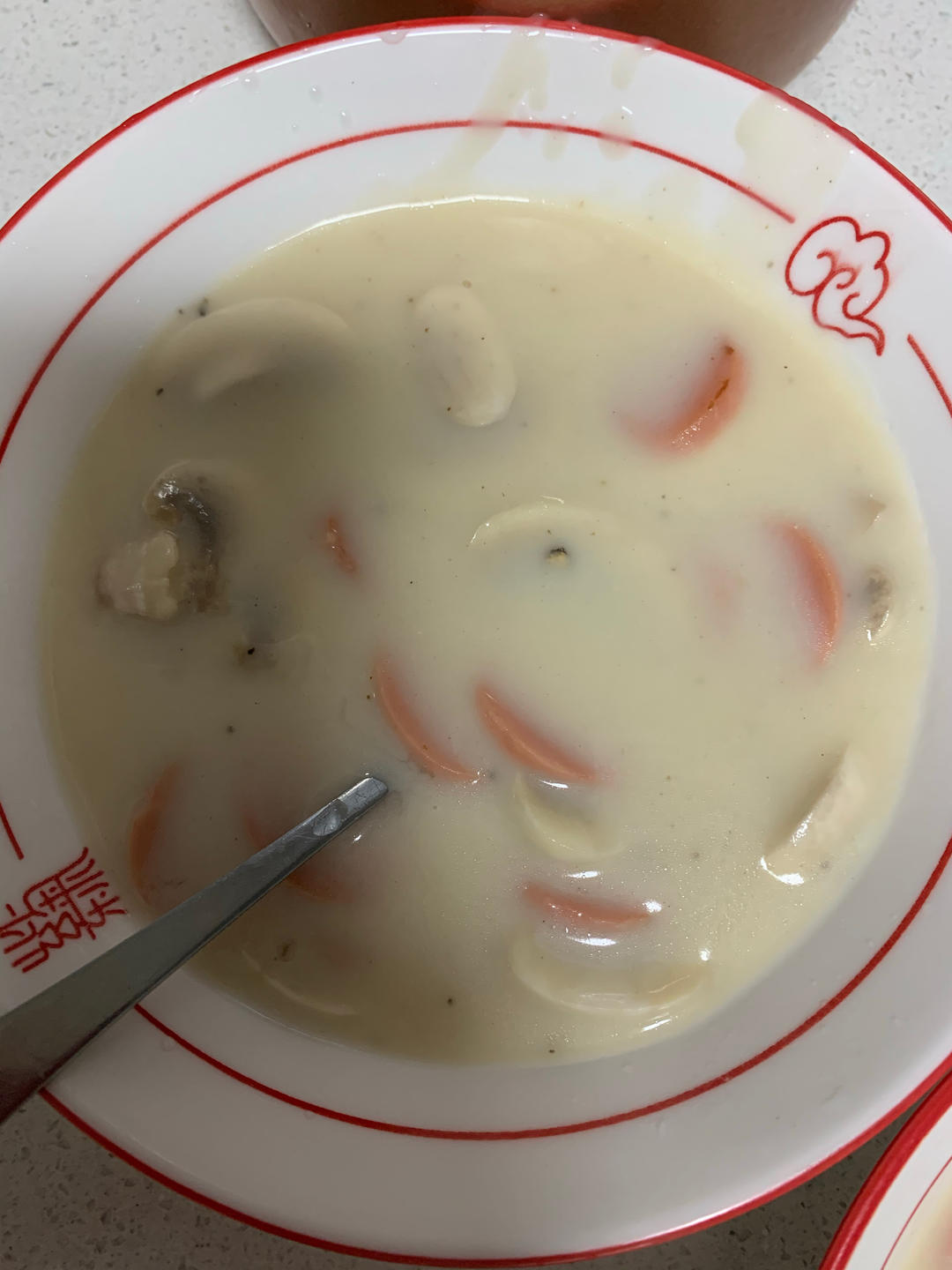 奶油蘑菇浓汤（在家也能喝的美味浓汤）