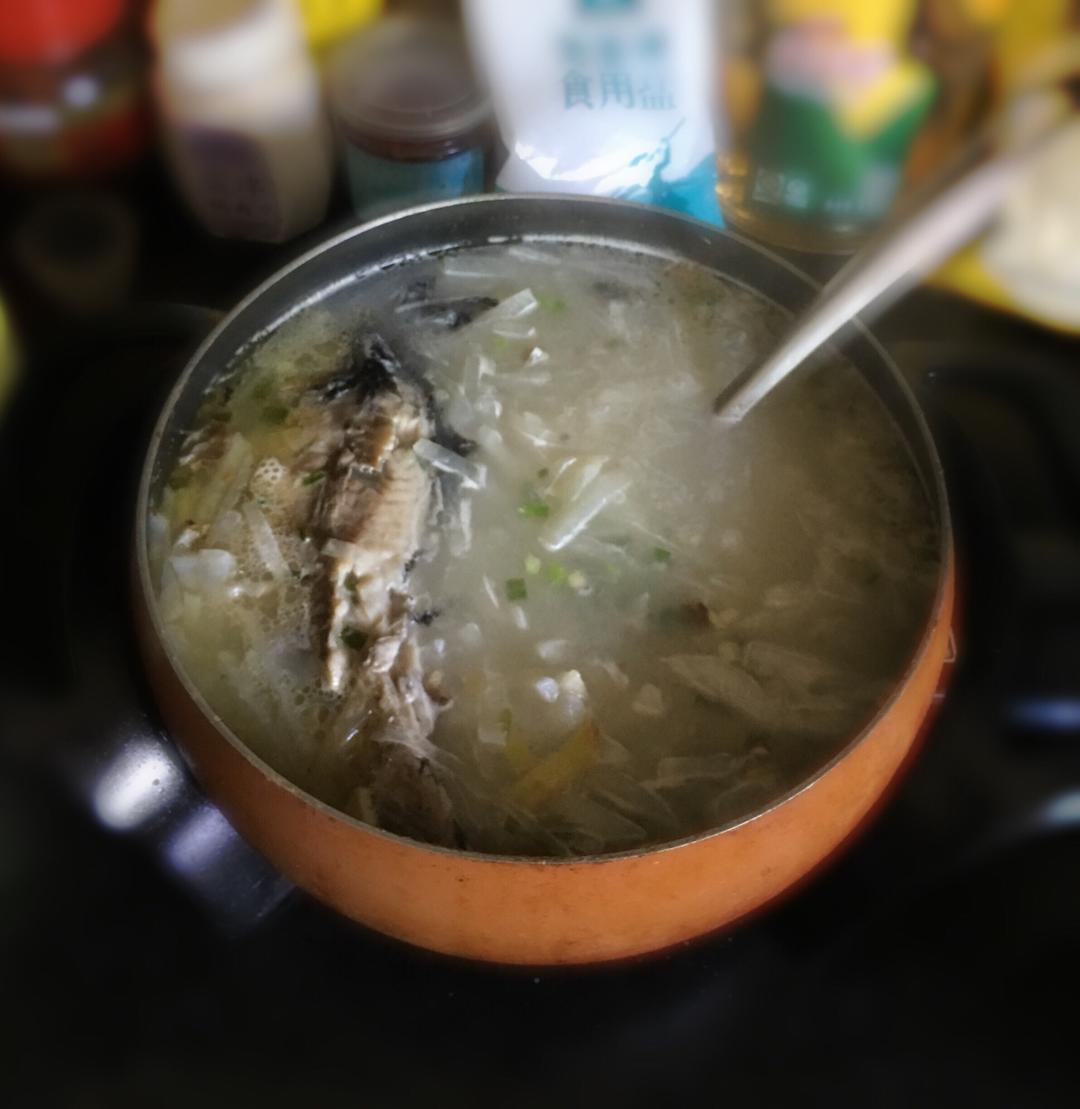 女人汤-鲫鱼萝卜丝汤