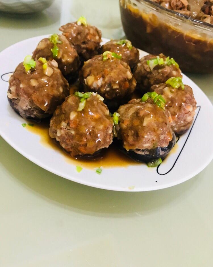 藕丁鲜肉酿香菇