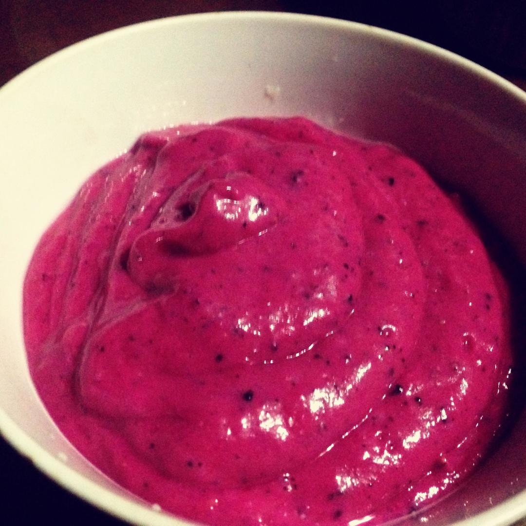 火龙果牛油果泥