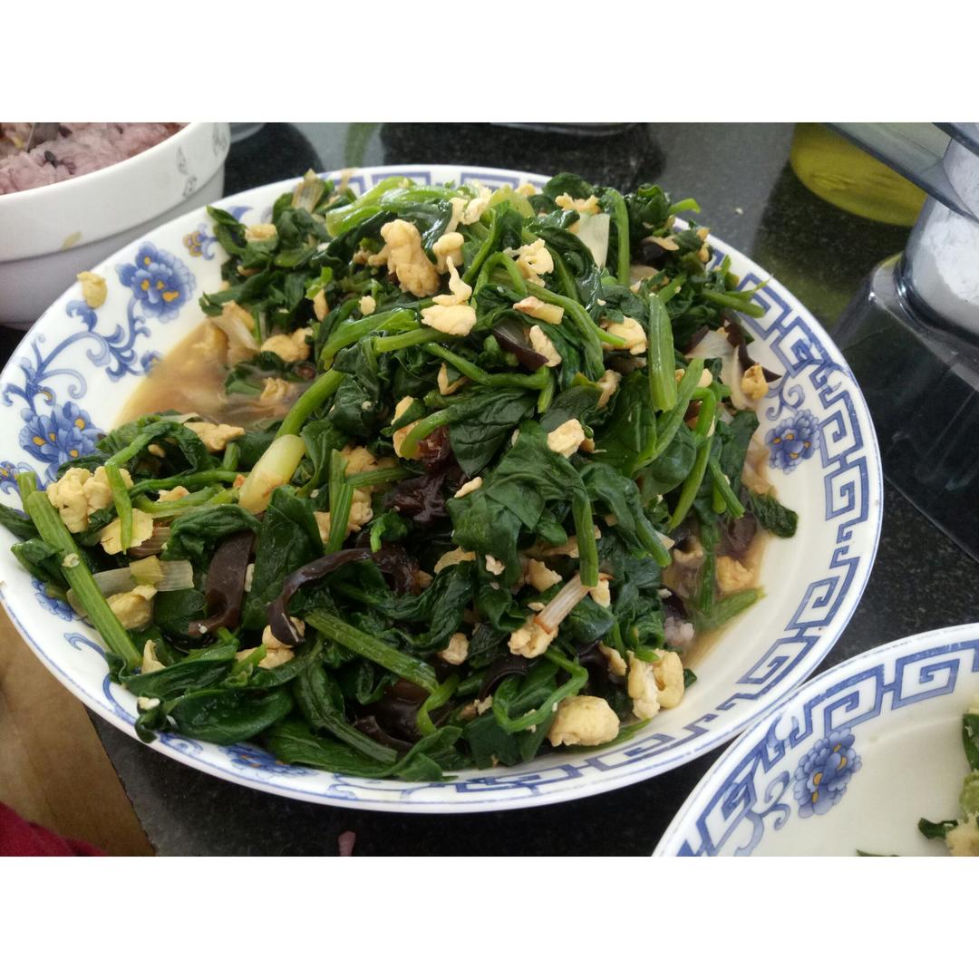 菠菜炒鸡蛋