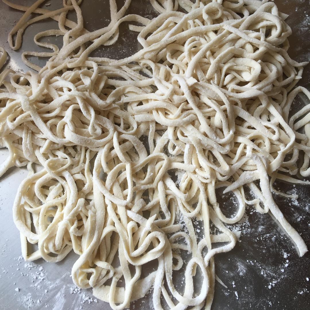 快手纯手工擀面条