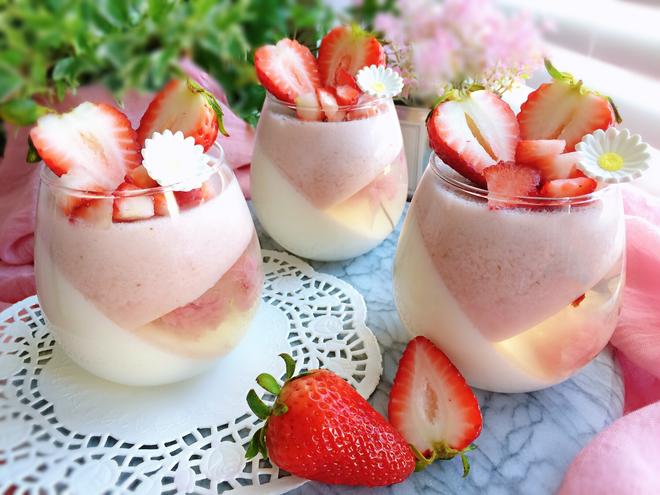 三色牛奶樱花草莓布丁的做法