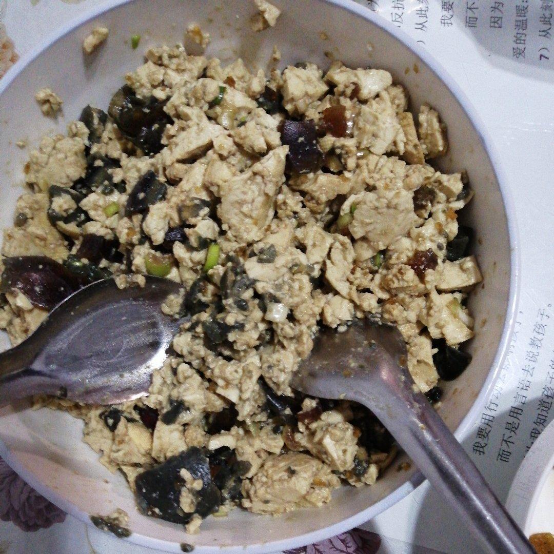 凉拌皮蛋豆腐