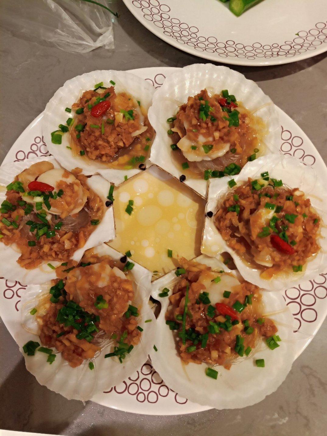 蒜蓉粉丝蒸扇贝（清晰图片步骤讲解）