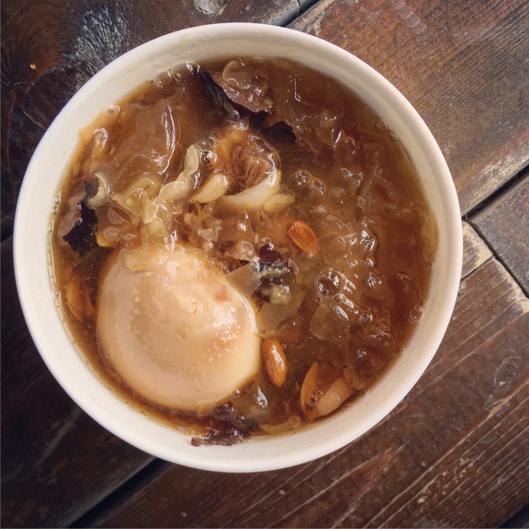 雪耳莲子百合羹