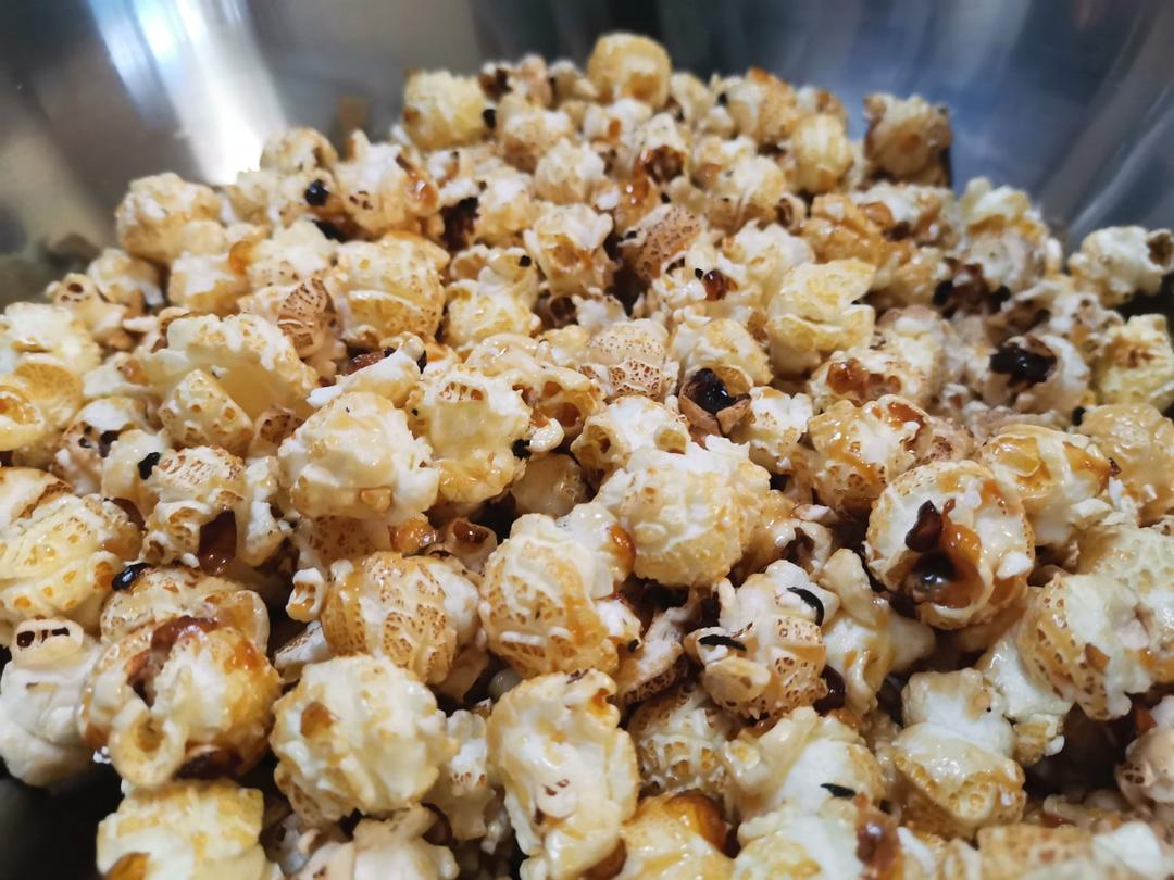 爆米花来了！！！超级简单易上手的焦糖/巧克力爆米花