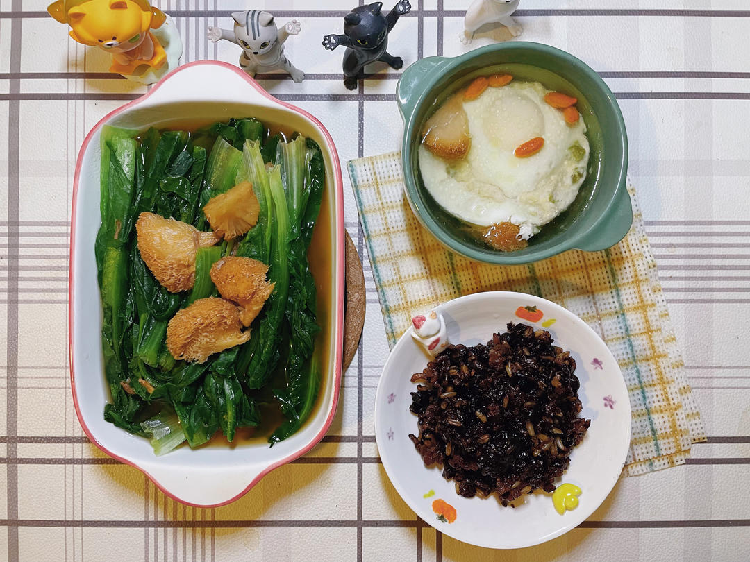 鸡胸肉的完美归宿：鸡蛋肉饼汤