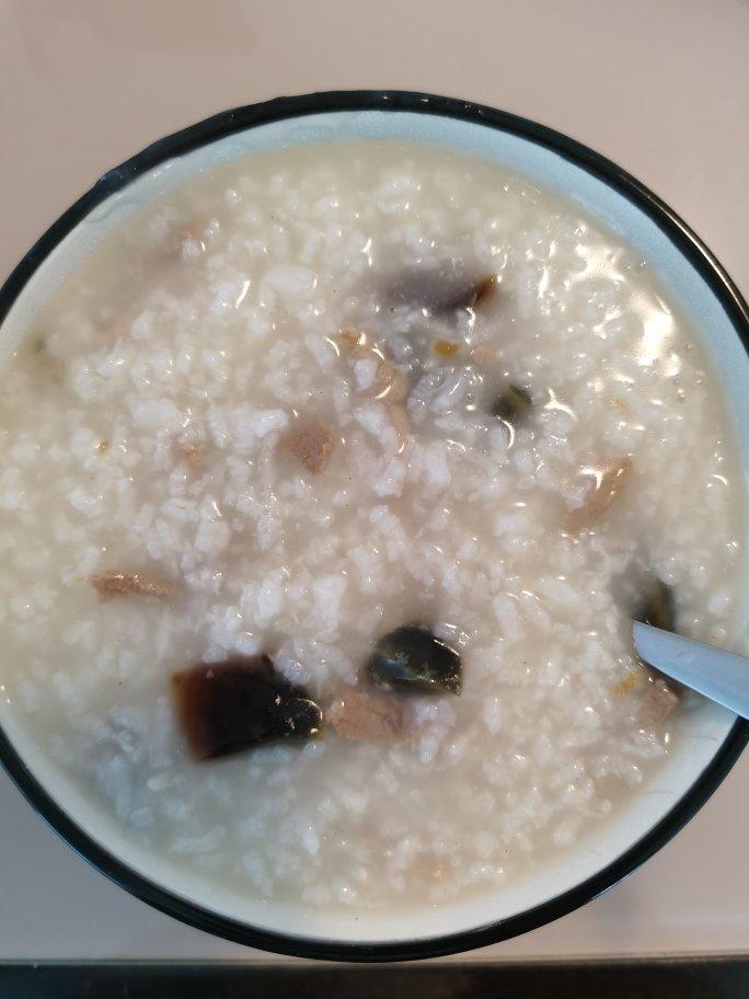 小蛮0515做的十五分钟快手之香滑皮蛋瘦肉粥(附五分钟电饭煲电压力锅