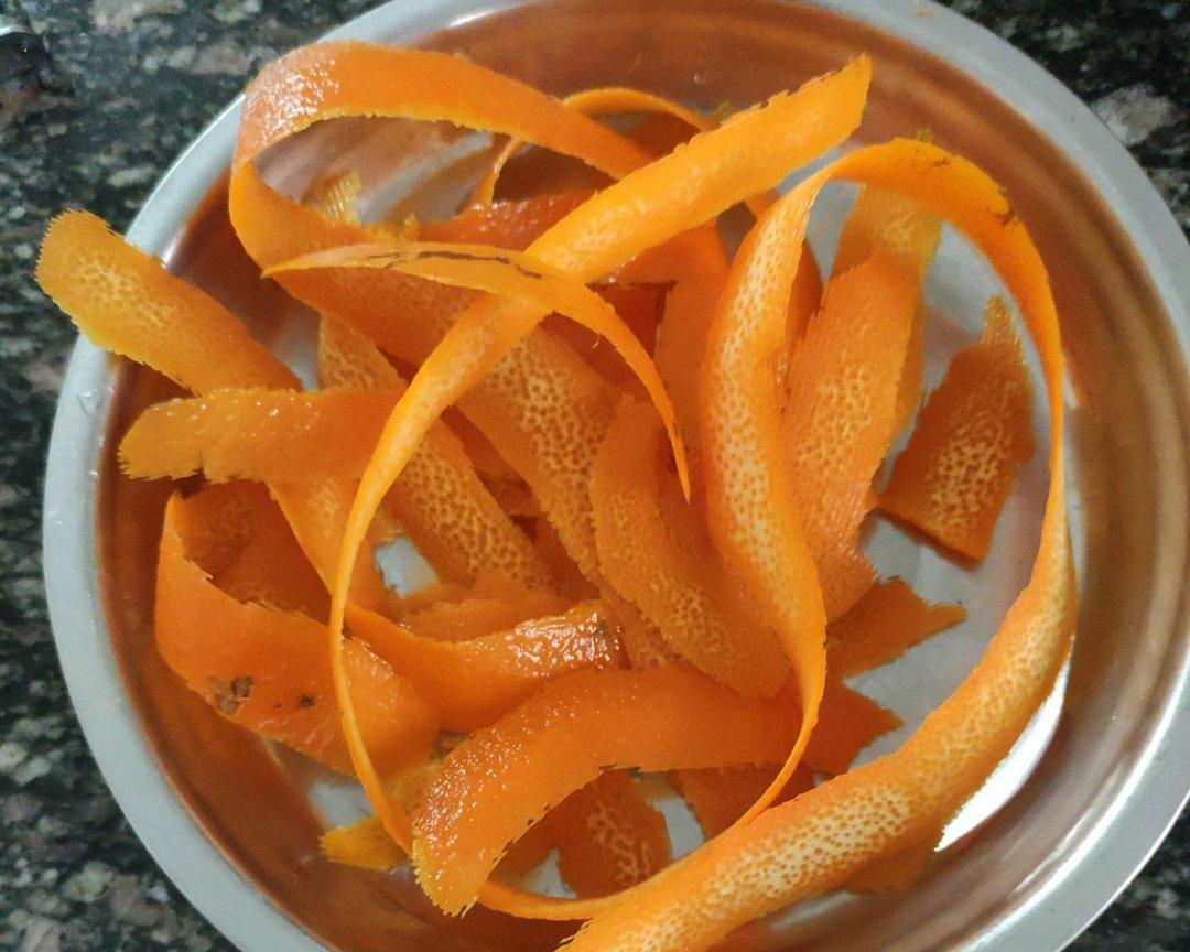 巧取橙皮和橙肉的做法