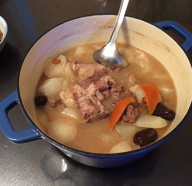 陈皮炖羊肉，加了陈皮汤很鲜。的做法