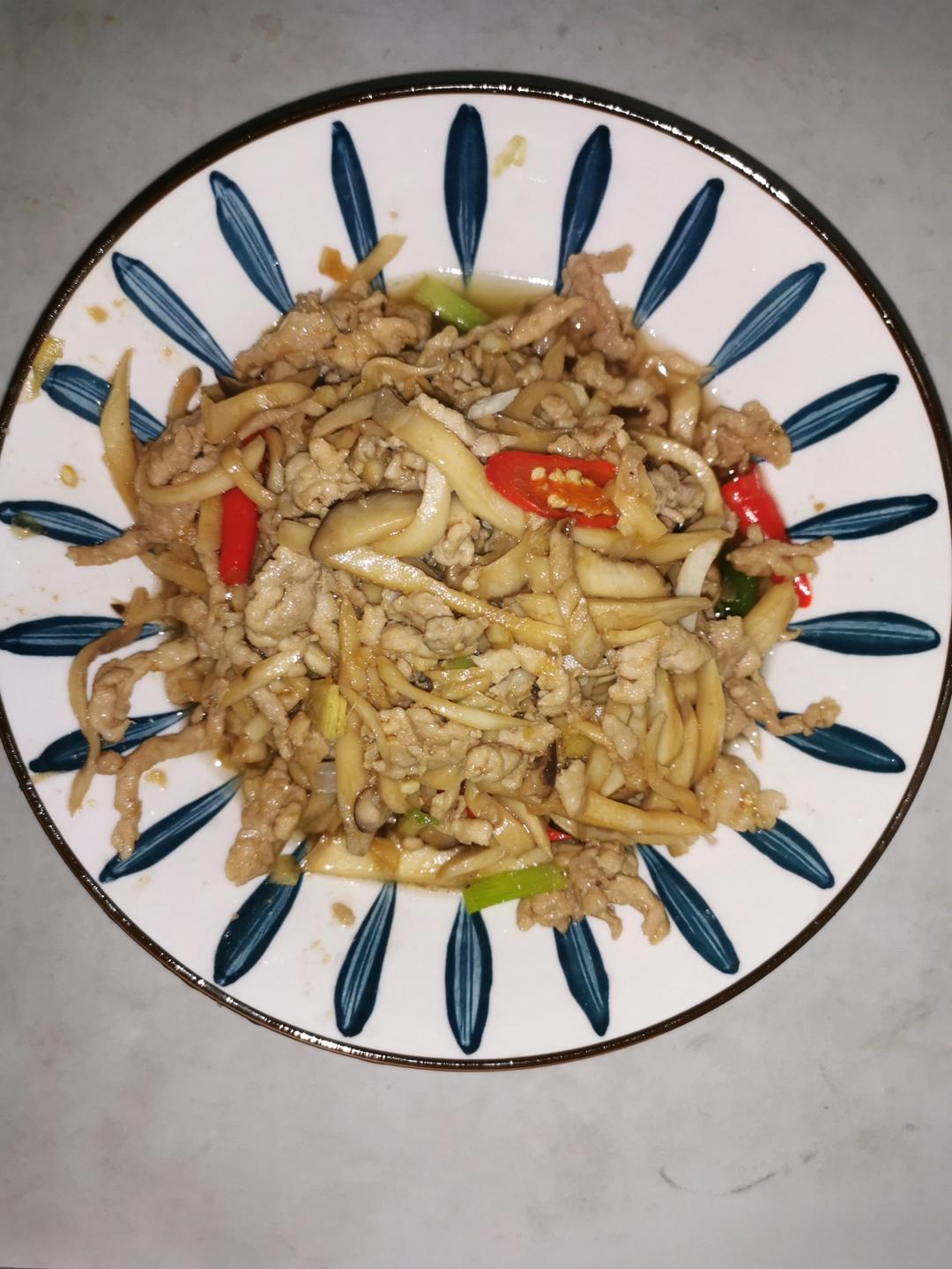 杏鲍菇炒肉丝