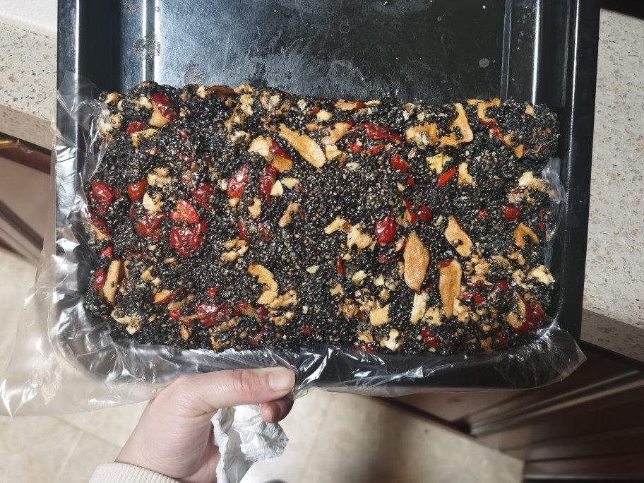 黑芝麻红枣核桃糕