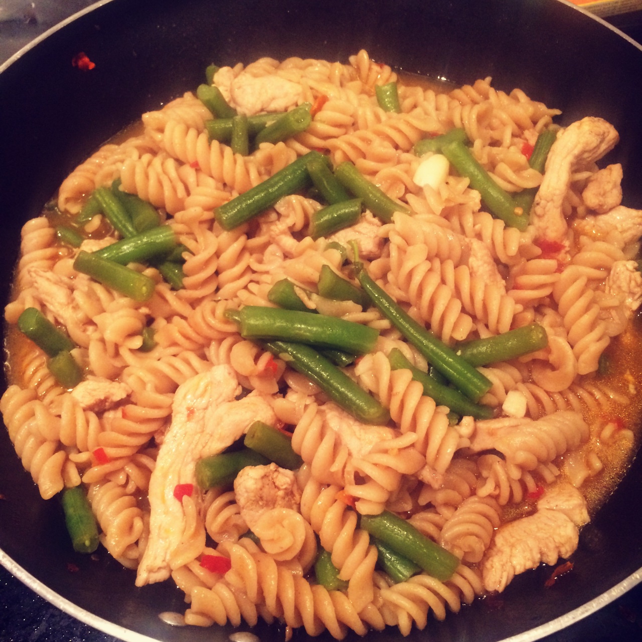 最适合夏天的一锅出--酱香豆角焖面