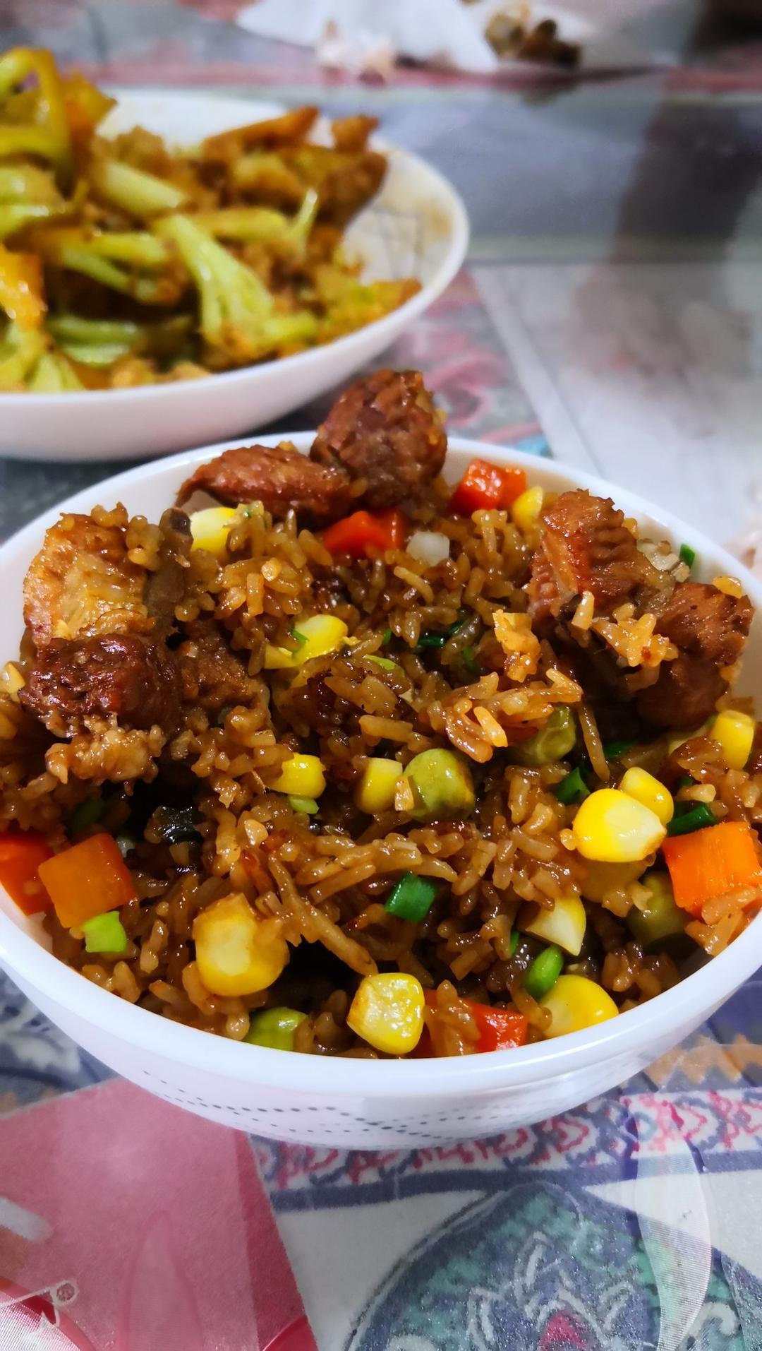 【排骨焖饭】