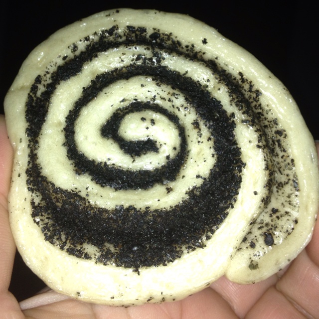 南瓜黑芝麻卷