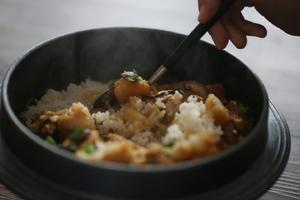 芋头香菇石锅饭的做法 步骤9