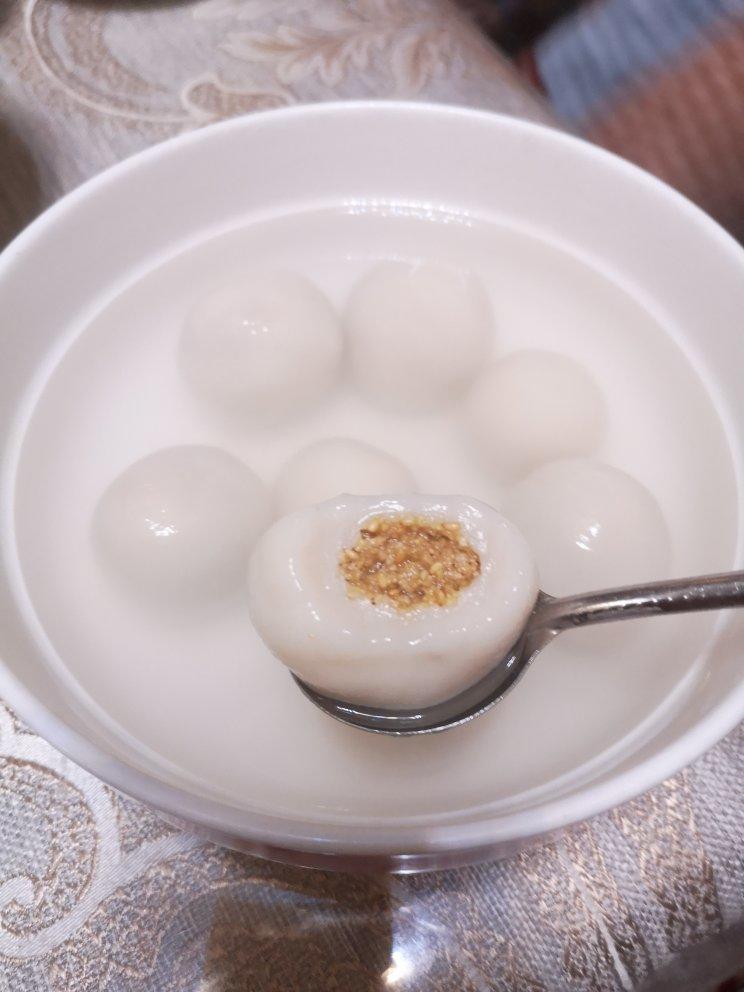 花生黑芝麻汤圆