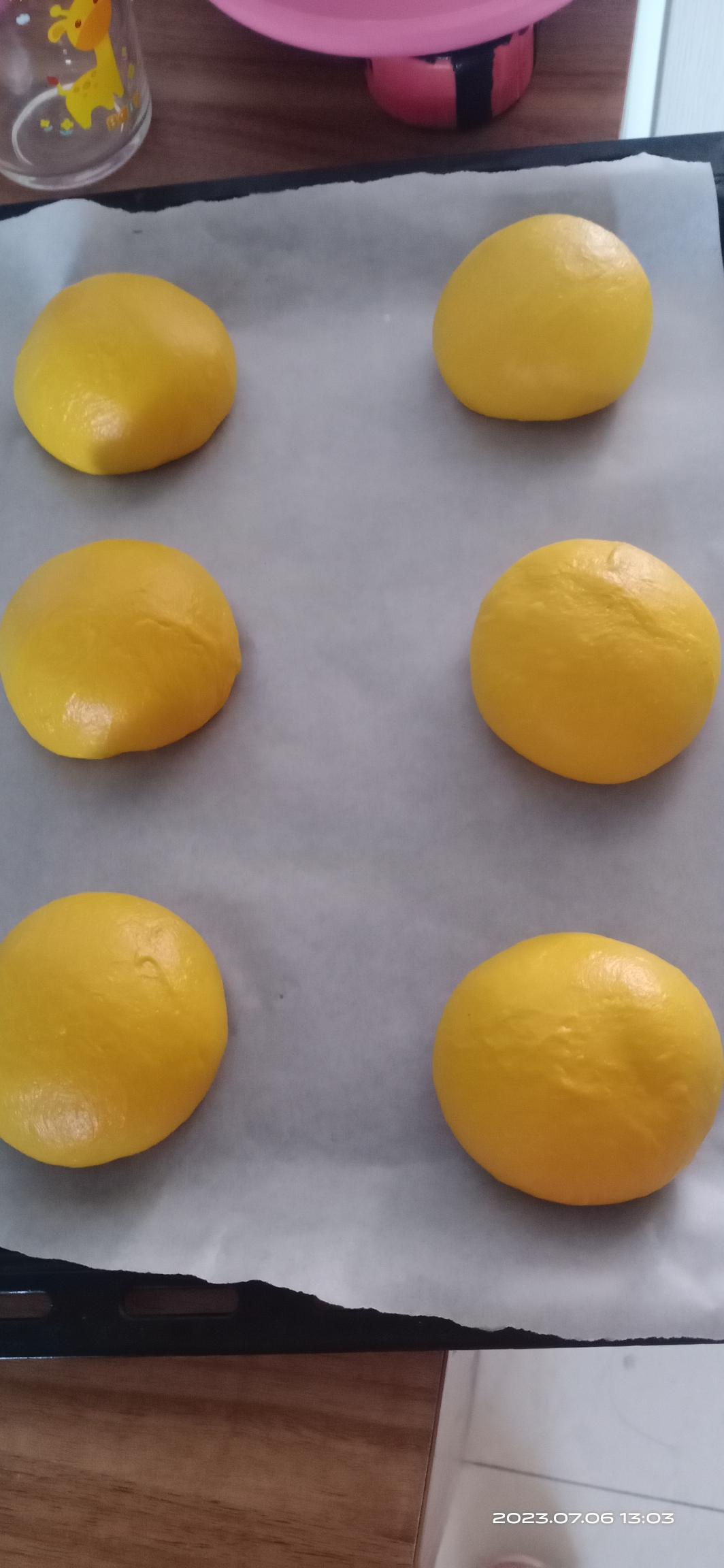 金灿灿的南瓜吐司，松软得没话说！