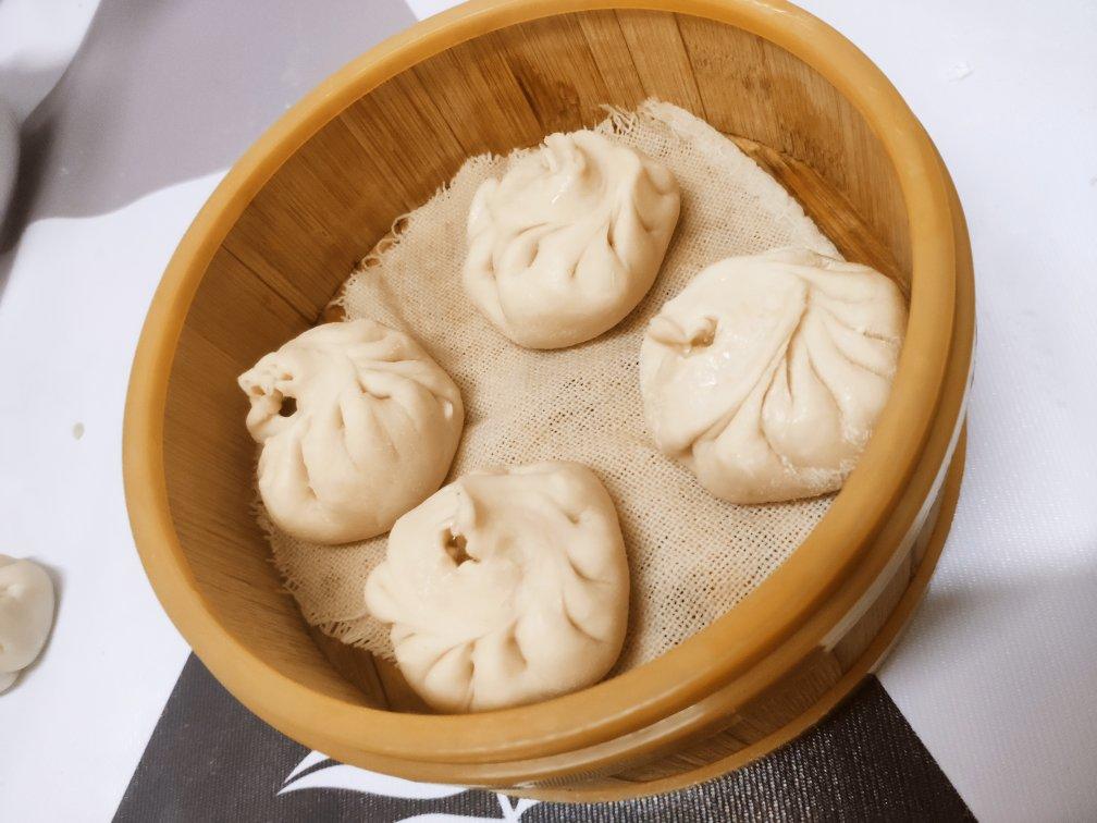 灌汤小笼包