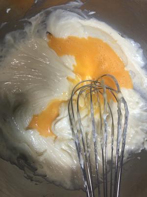 巴斯克芝士蛋糕—零失败—消耗奶油奶酪芝士控—最简单的蛋糕的做法 步骤5