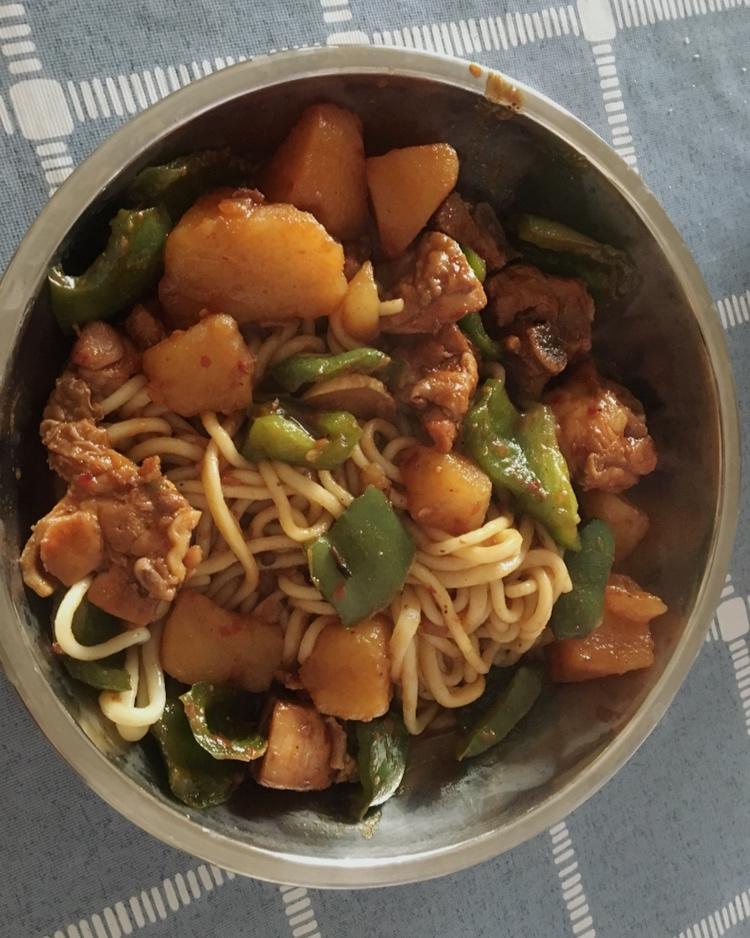 【大盘鸡】拌面最佳搭档，相信每个童鞋都喜欢吃的大盘鸡