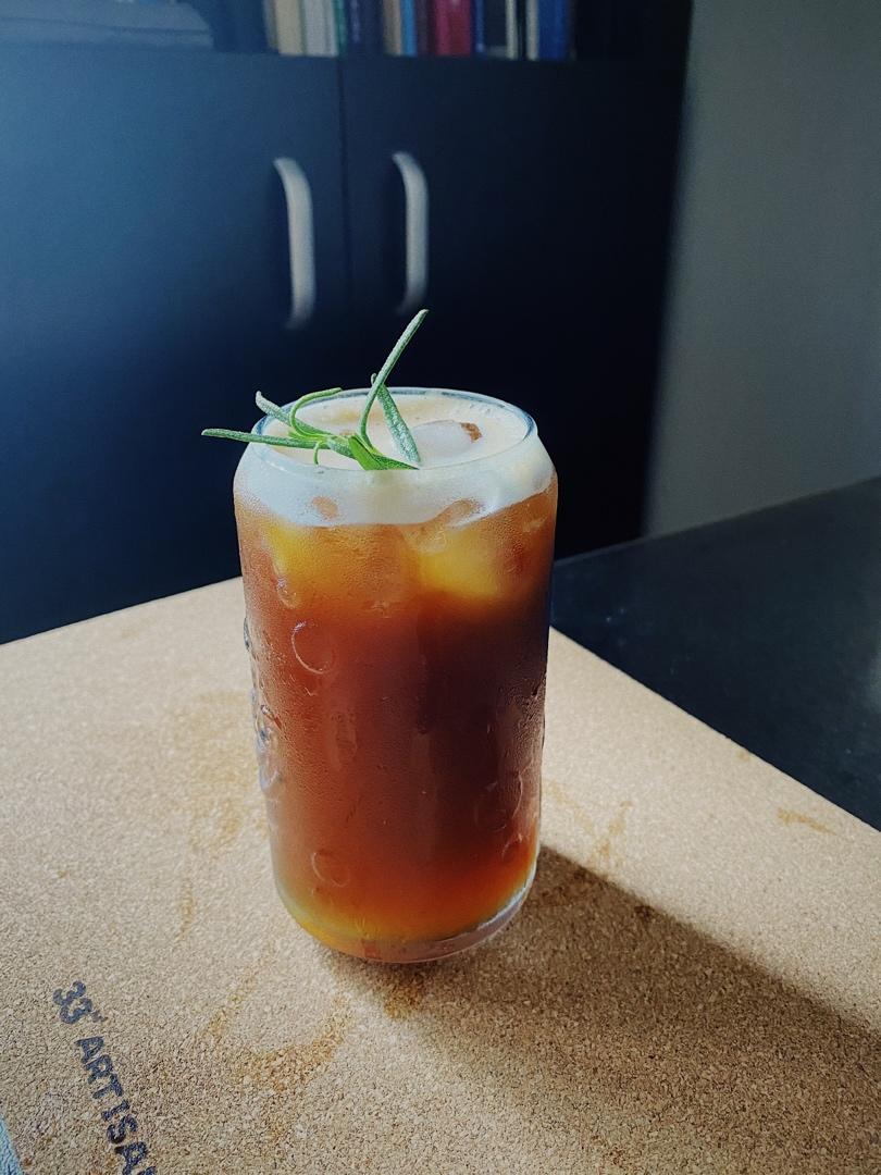 椰子水冰摇咖啡