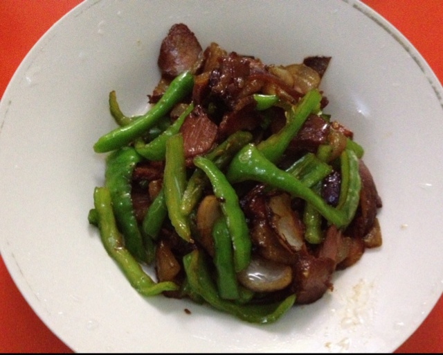 腊肉尖椒炒洋葱
