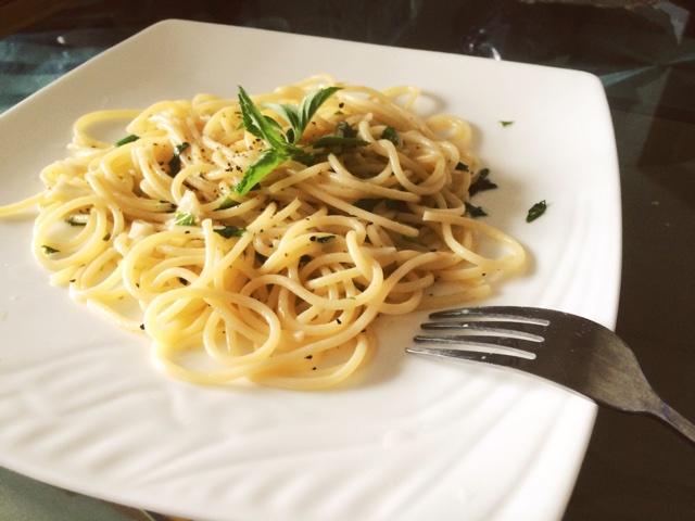 Traditional Garlic and Olive Oil Pasta 经典蒜头橄榄油意粉