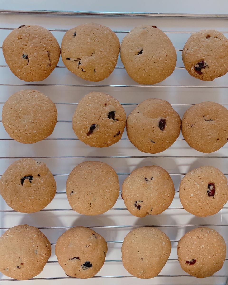 蔓越莓椰子曲奇 Cranberry & Coconut Cookies