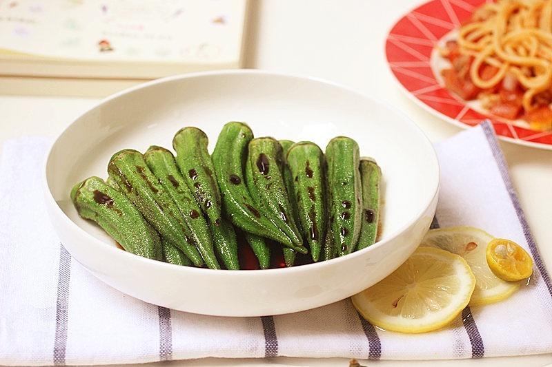白灼秋葵的做法