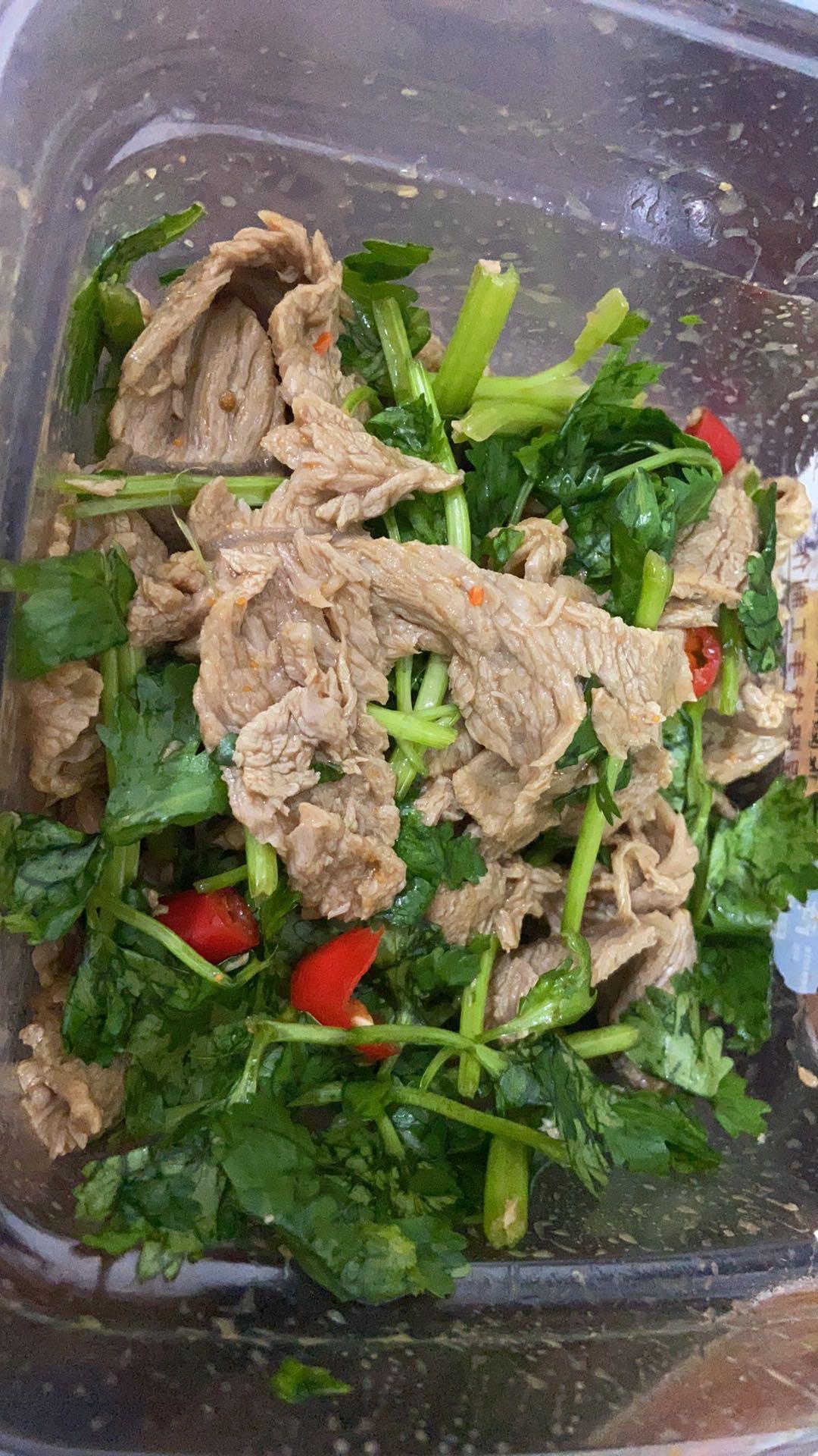 无油低卡的香菜牛肉，夏天减肥就要吃凉拌牛肉