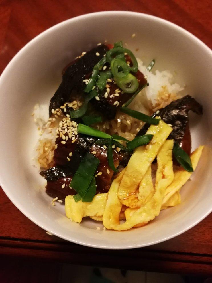 蒲烧鳗鱼盖饭（鳗丼）