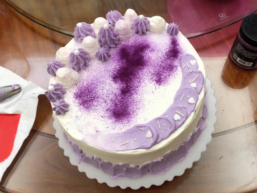 做过 炼奶芋泥蛋糕 家里有好多芋泥,随手做来吃的,好喜欢这个紫色