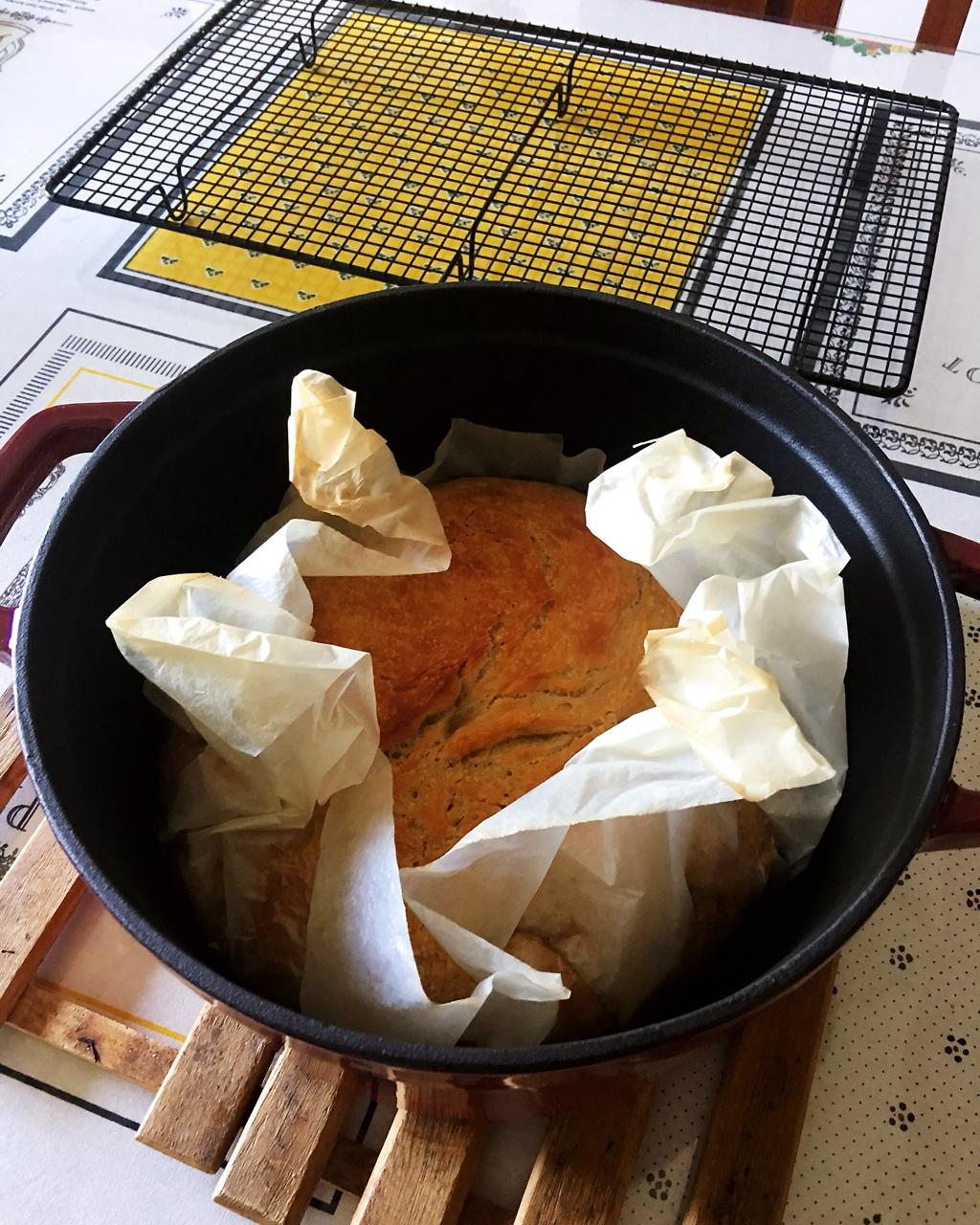 全麦山核桃橄榄欧包-Staub珐琅铸铁锅