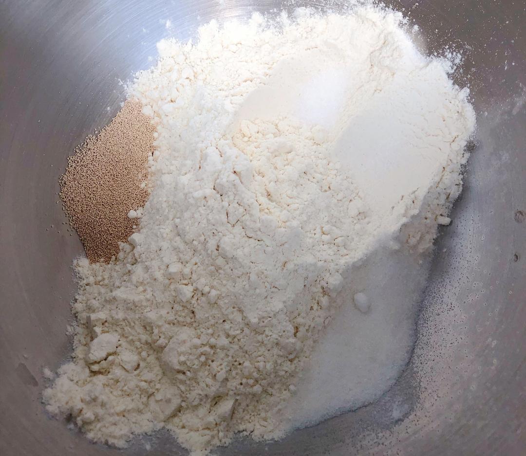 纯奶手撕吐司的做法 步骤1