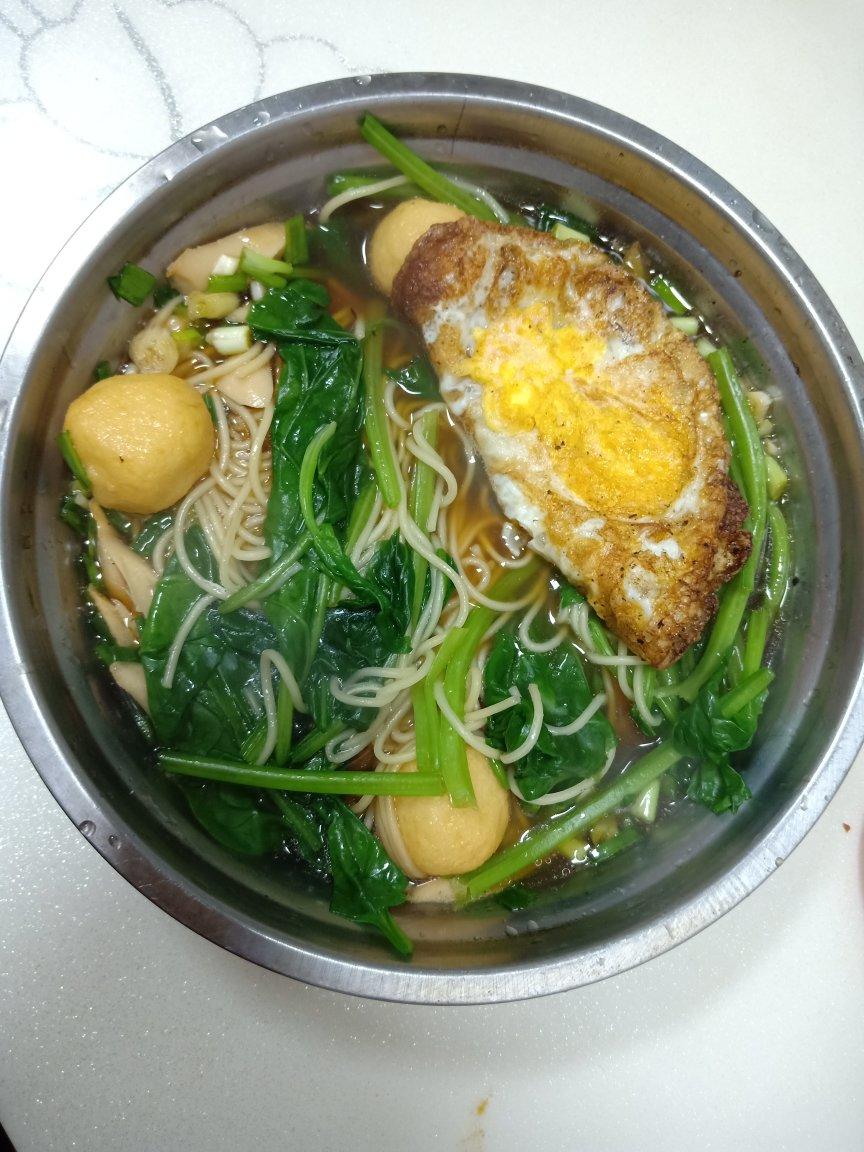 简单的荷包蛋酱油面