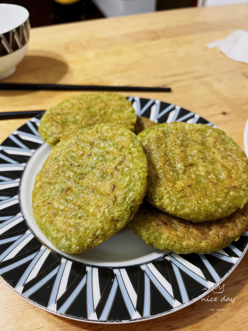 春日食鲜-葱油蚕豆糯米饼