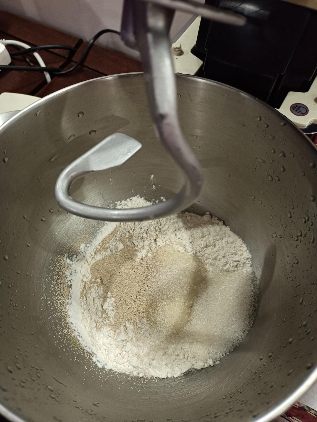 纯奶手撕吐司的做法 步骤1