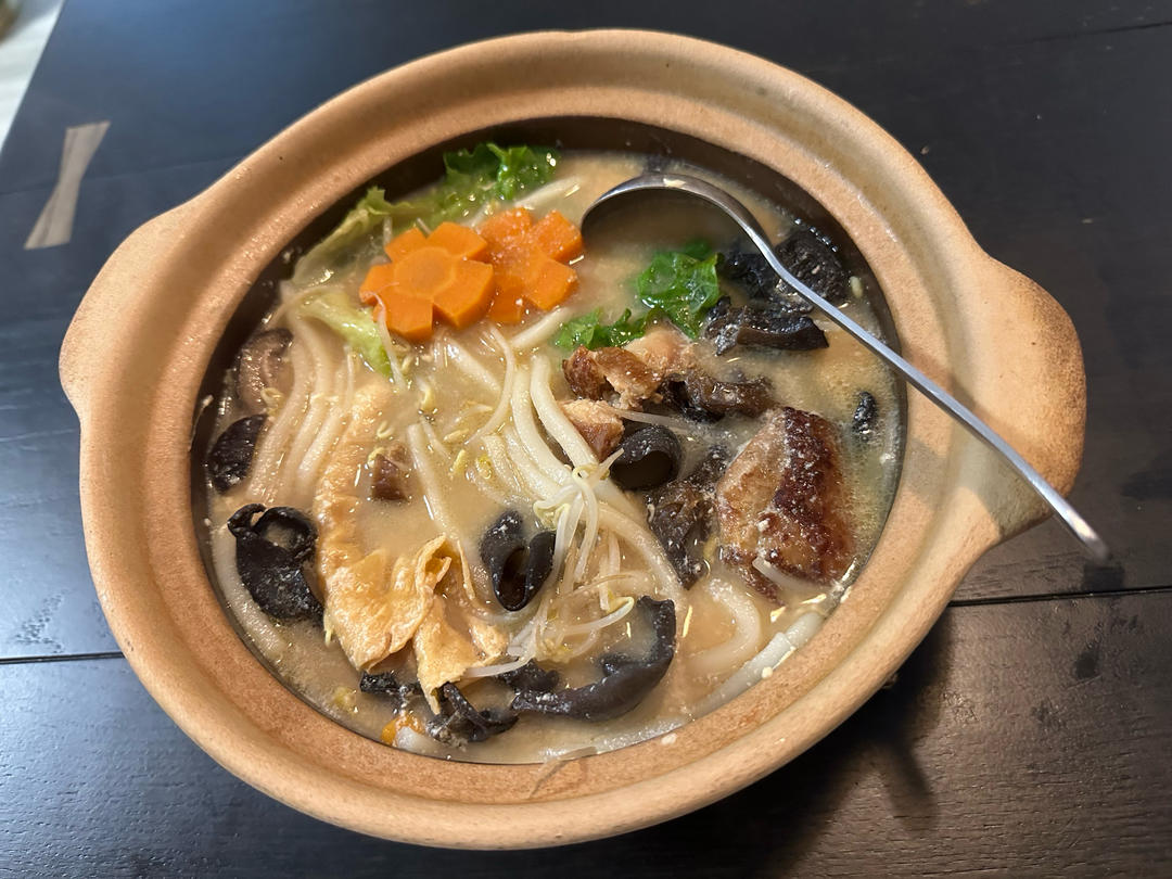 日式豆浆味噌汤照烧鸡腿拉面